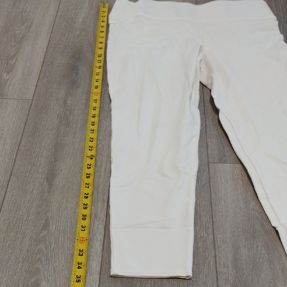 Vince Camuto Women's - Picture 8 of 10